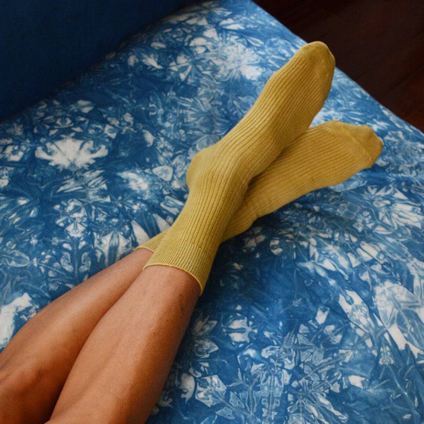 NATURAL HAND-DYED MANGO SOCKS