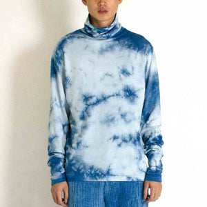 INDIGO TIE-DYE LONG SLEEVE TURTLENECK