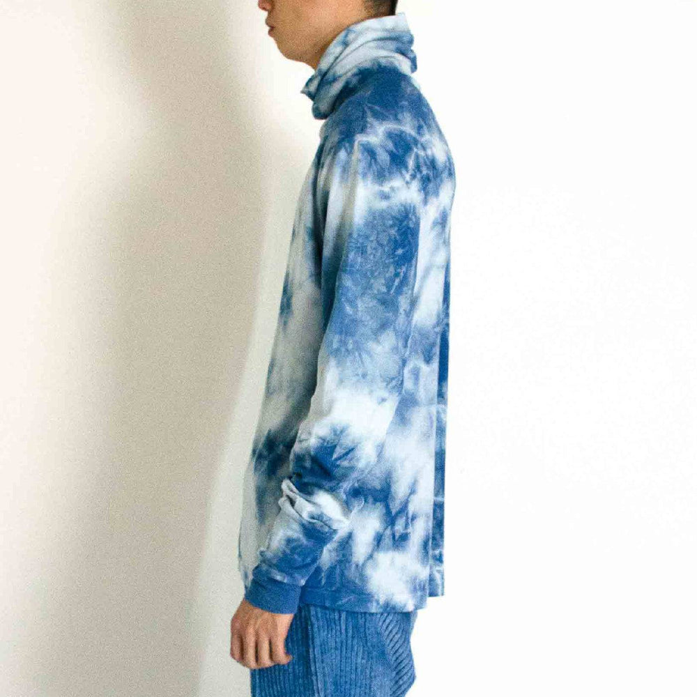 INDIGO TIE-DYE LONG SLEEVE TURTLENECK