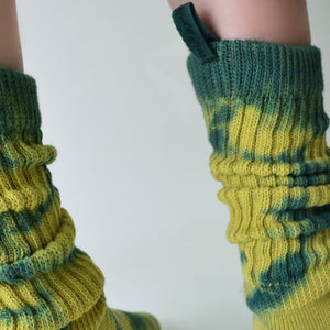 NATURAL HAND TIE-DYE MANGO MOSS MONA SLOUCH SOCKS