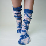 NATURAL HAND TIE-DYE CORAL INDIGO MONA SLOUCH SOCKS - Philip Huang